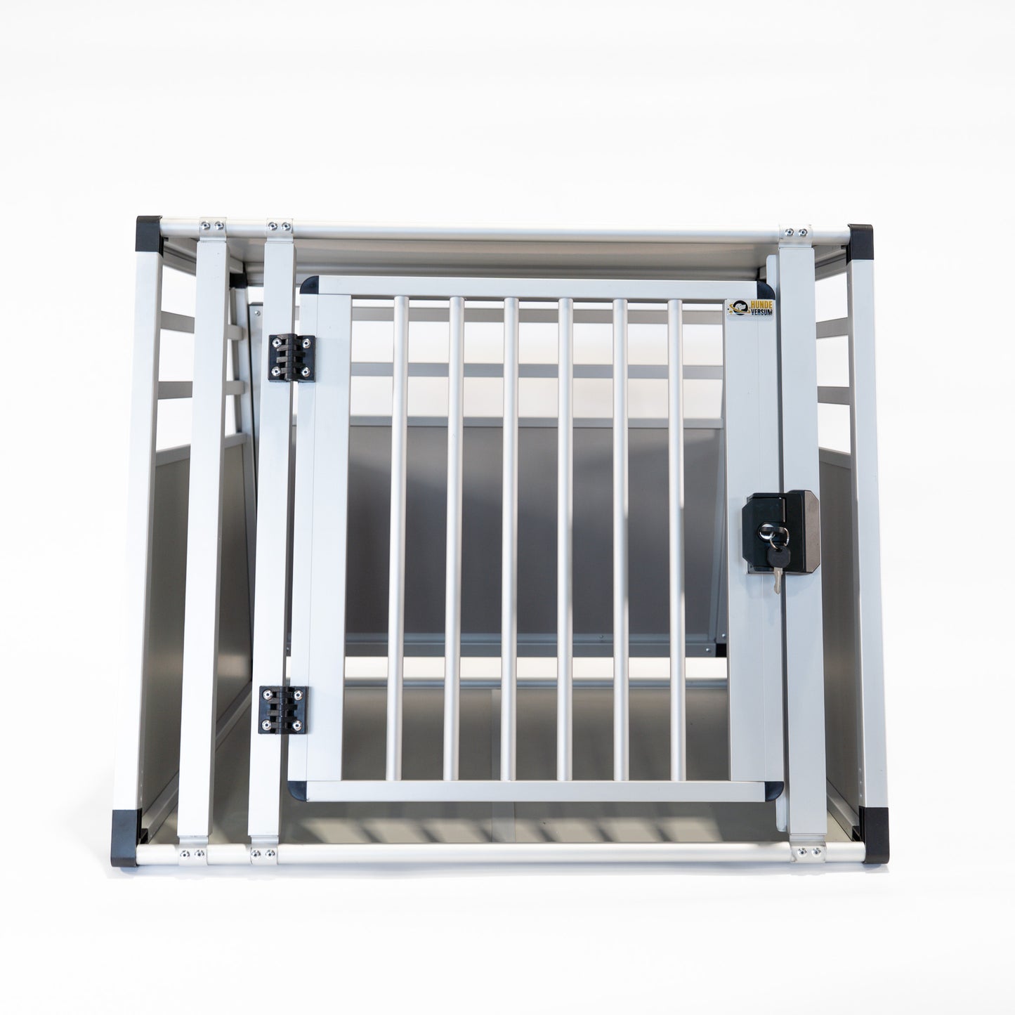 Hundebox_Einzelbox_Plus_Ansicht_schraeg_von_vorne