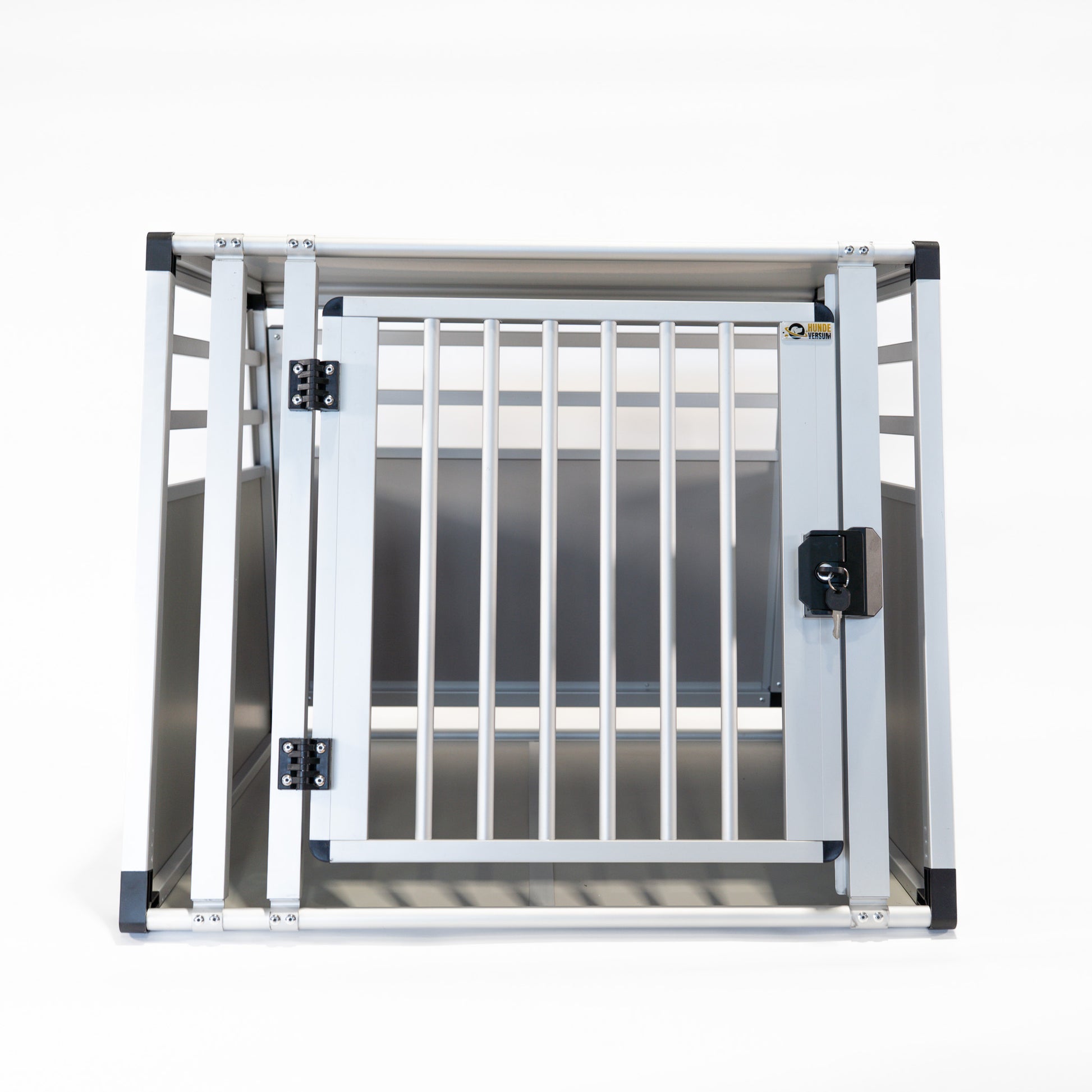 Hundebox_Einzelbox_Plus_Ansicht_schraeg_von_vorne